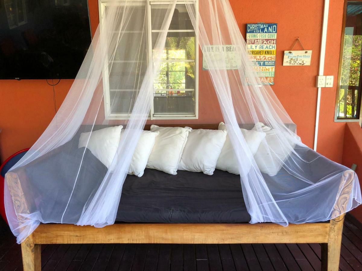 Island Time Guest Room Flying Fish Cove Bagian luar foto
